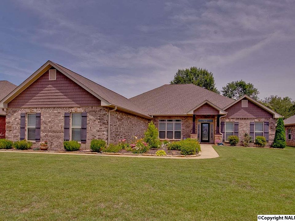 1st image of 2605 Park Hampton Dr