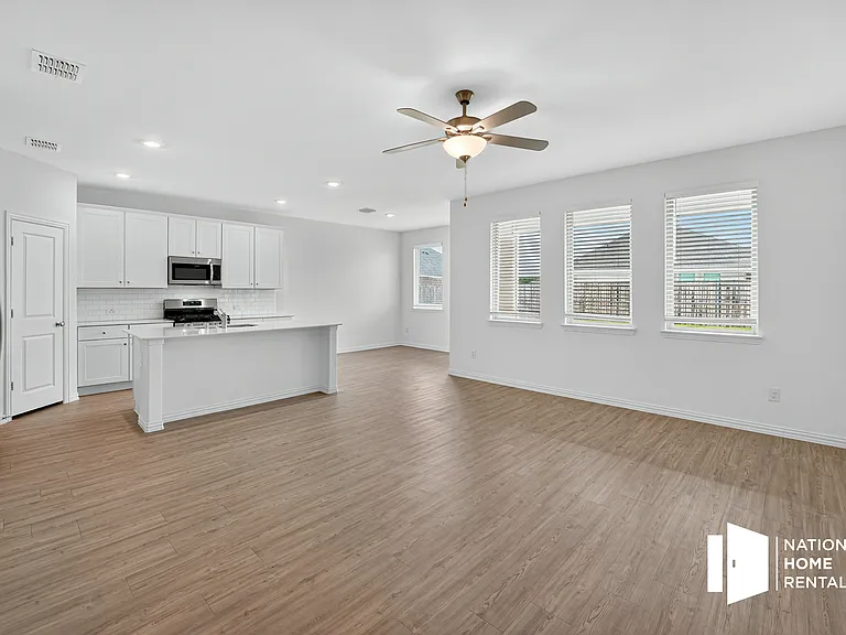 1337 Almond Rd — Photo 3