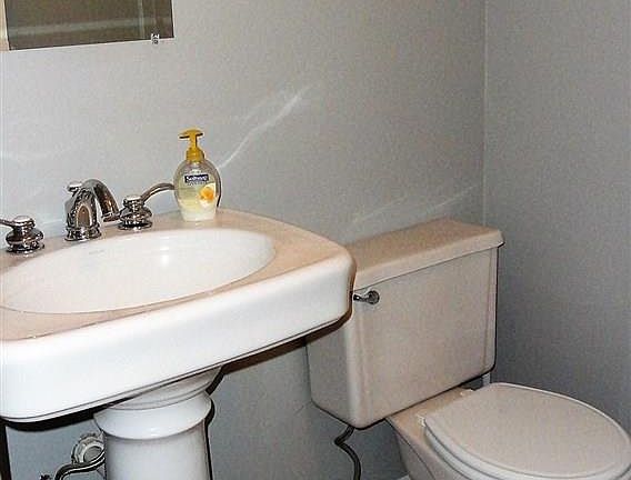 5th image of 178 Arrow Wood Pl