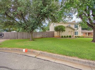2300 S Pleasant Forest St, Arlington, TX 76015