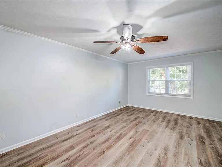 280 Winding River Dr #B — Photo 7