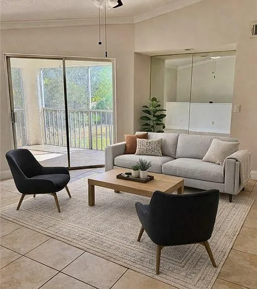 169 Santa Clara Dr #11 — Photo 1