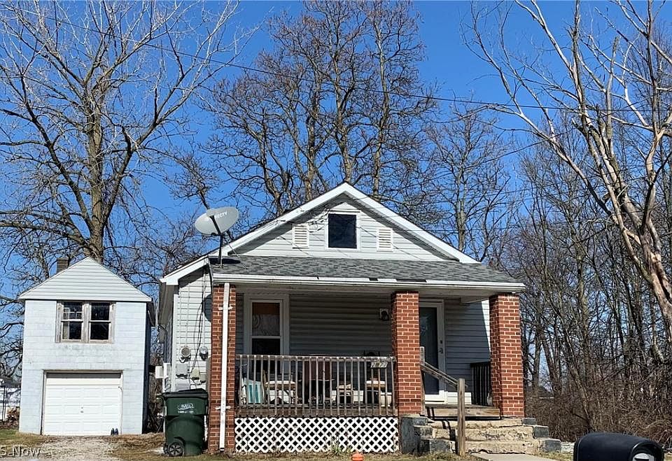 1st image of 2077 Eton St