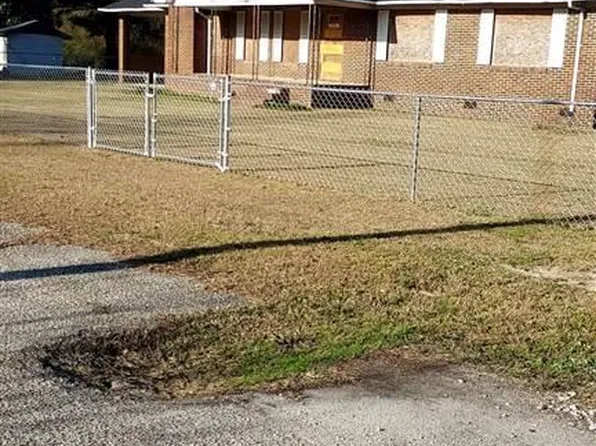 348 Peter St, Lake City, SC 29560