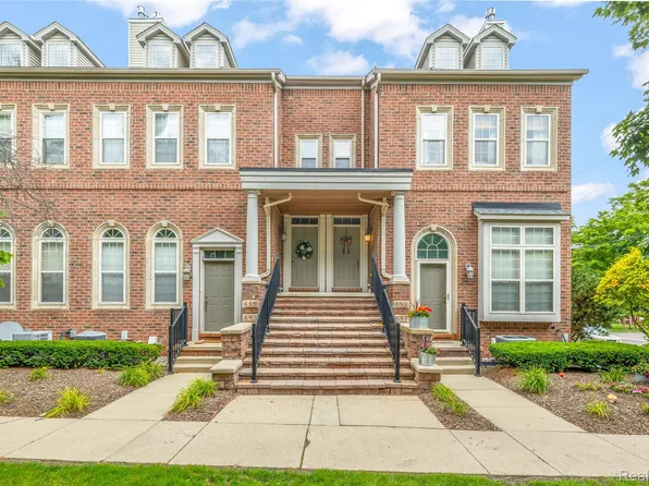 655 River Park Village Blvd, Northville, MI 48167