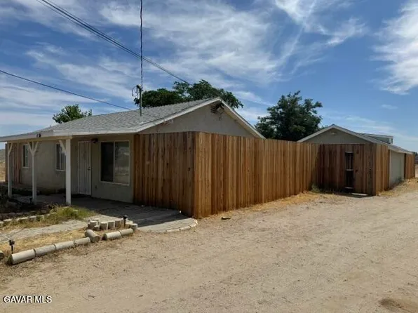 42104 6th St E, Lancaster, CA 93535