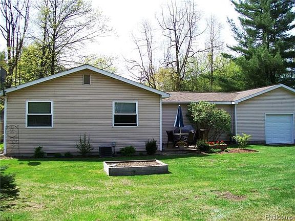 5th image of 171 Robinhood Dr