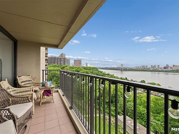 4th image of 3 Horizon Rd APT 821