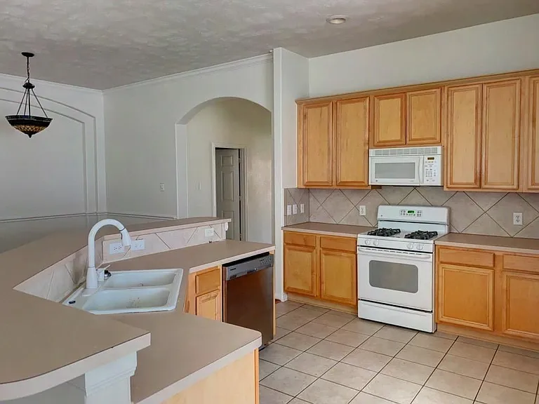 18207 Linden Forest Ln — Photo 17
