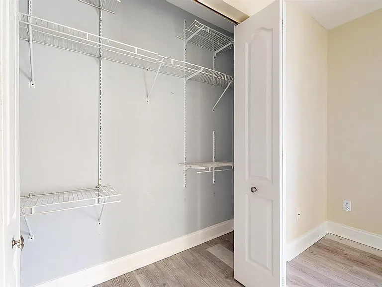 450 Redwood Ave — Photo 40