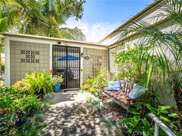 489 Calle Cadiz Unit D, Laguna Woods, CA 92637