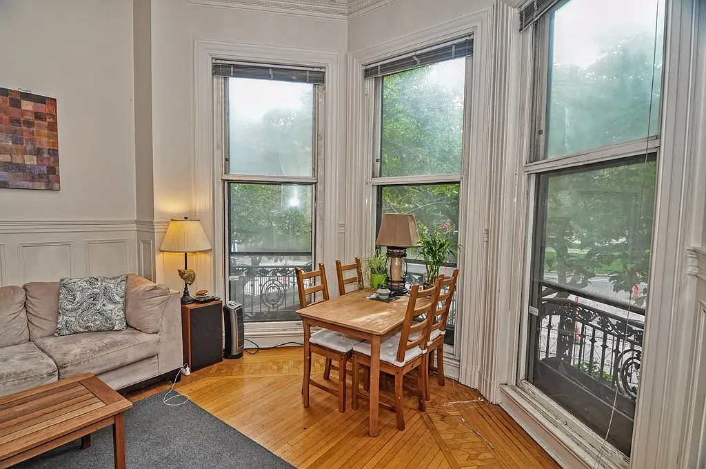2 bed, 1.5 bath, 1300 sqft, $5,300 — Photo 3