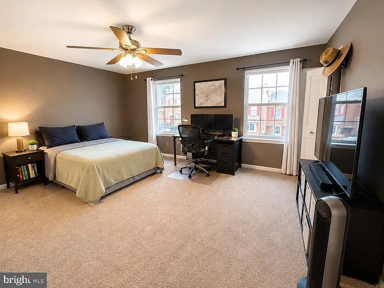 618 Coates Ln — Photo 9