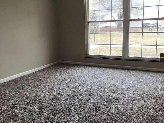 4th image of 5208 N Montclair Ave APT 104