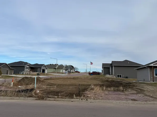 6108 N Seubert Ave, Sioux Falls, SD 57104