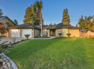 3023 S Oak Park St, Visalia, CA 93277