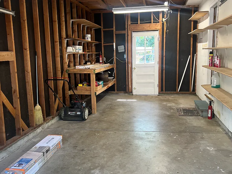 1226 S Pratt Pkwy — Photo 8