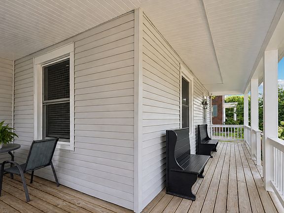 2nd image of 213 W Maple Ave