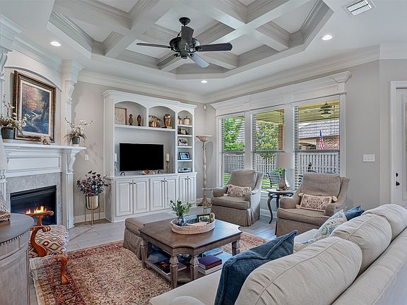 5th image of 403 Stacey Ln