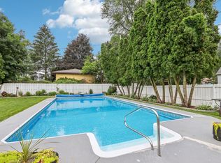 5725 S 116th St, Hales Corners, WI 53130