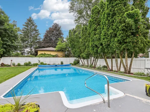 5725 South 116th STREET, Hales Corners, WI 53130