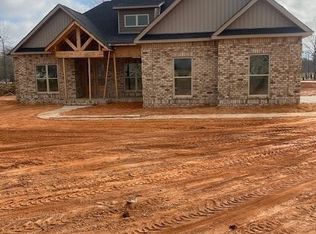 816 John E Sullivan Rd, Byron, GA 31008