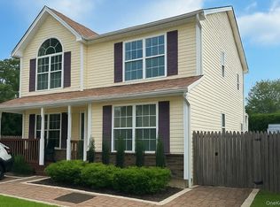 5 Evans Pl, Bay Shore, NY 11706
