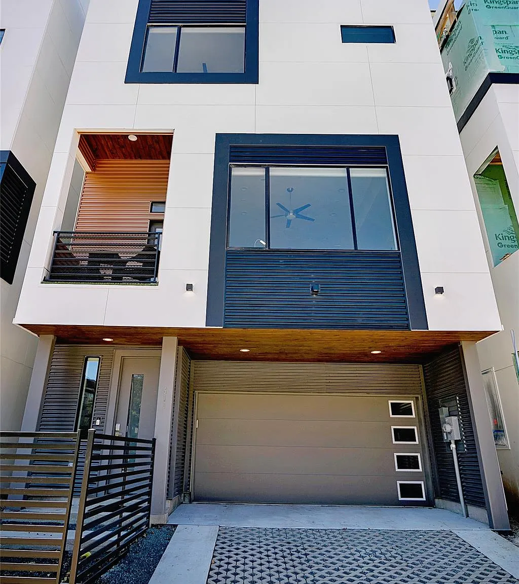 5 bed, 5.5 bath, 2704 sqft, $5,800 — Photo 1