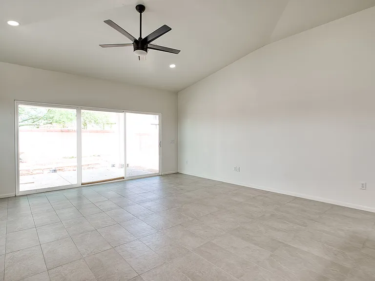 1119 E Fort Lowell Rd — Photo 10