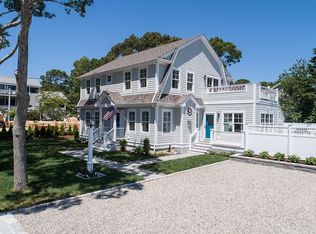 18 Menemsha Rd, Mashpee, MA 02649