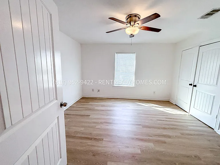 2117 Christine Ave — Photo 9