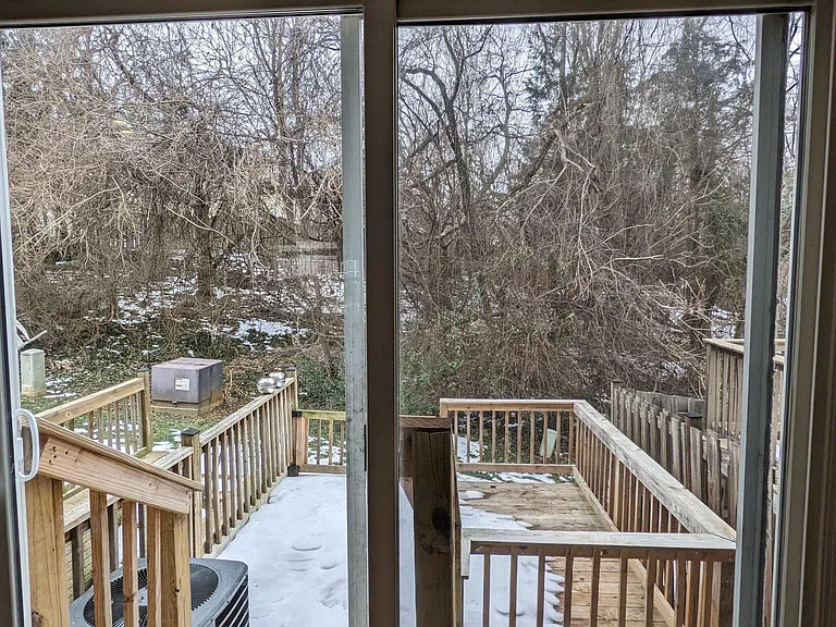 829 Gallows Ct — Photo 36