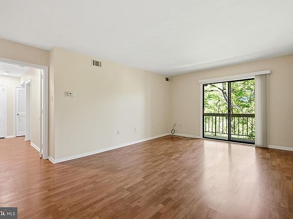 2nd image of 5419 Golf View Dr APT B-2