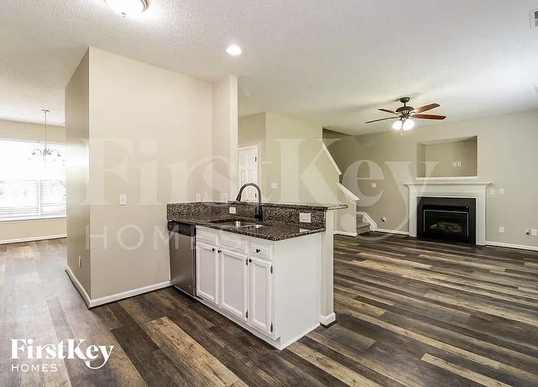 6063 Parkside Cir — Photo 6