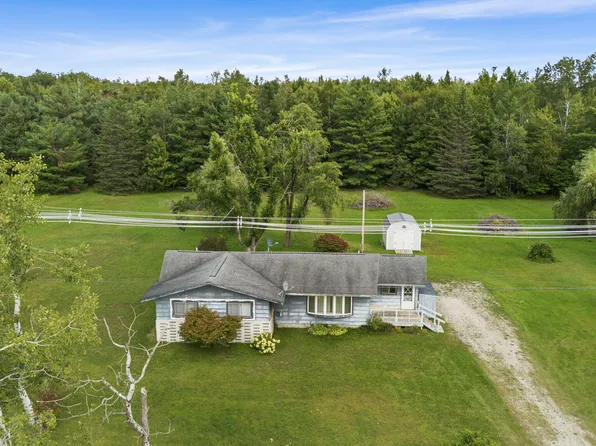 11038 N Riggsville Rd, Cheboygan, MI 49721