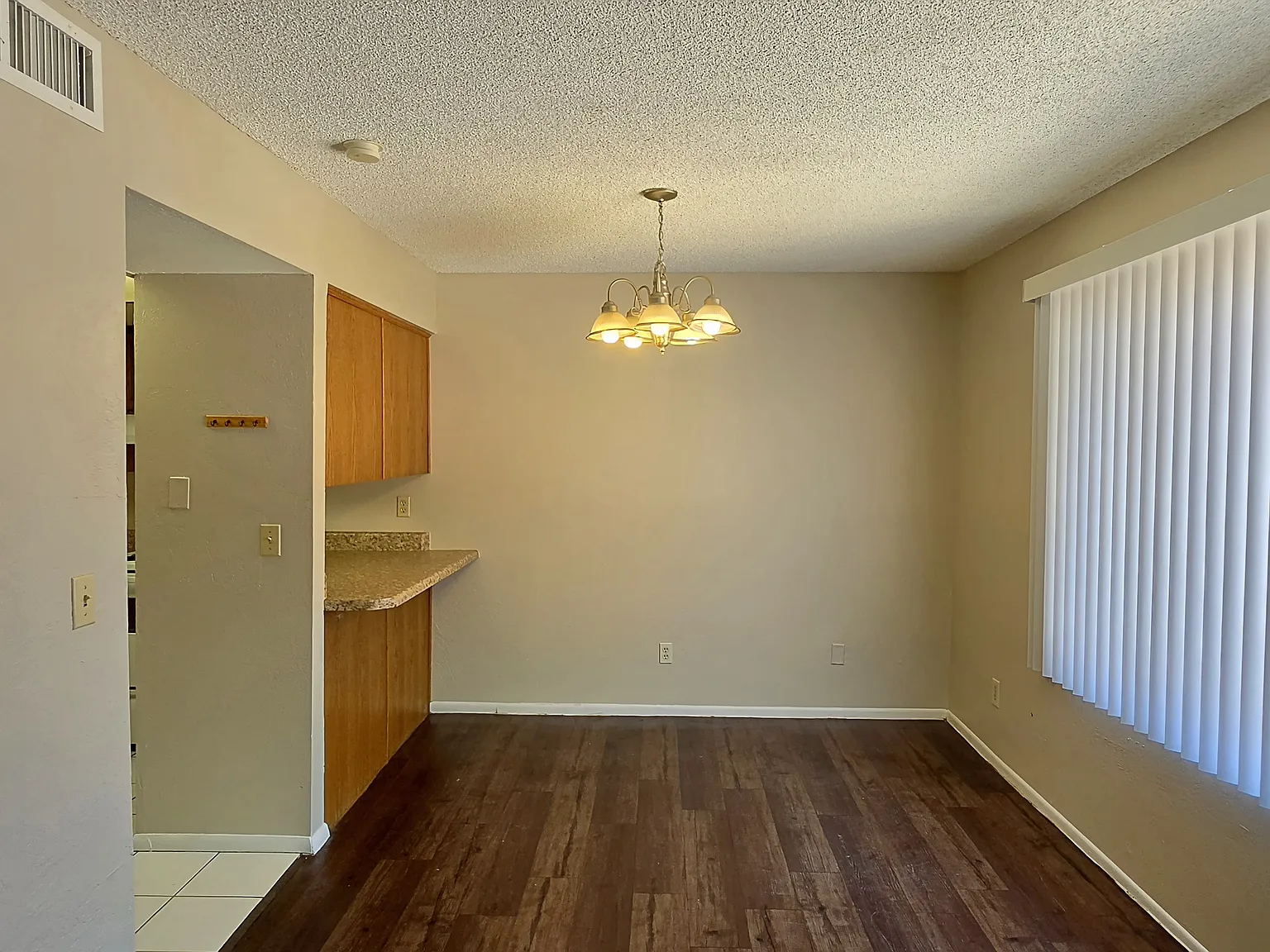 4 bed, 2.5 bath, 1734 sqft, $1,850 — Photo 4