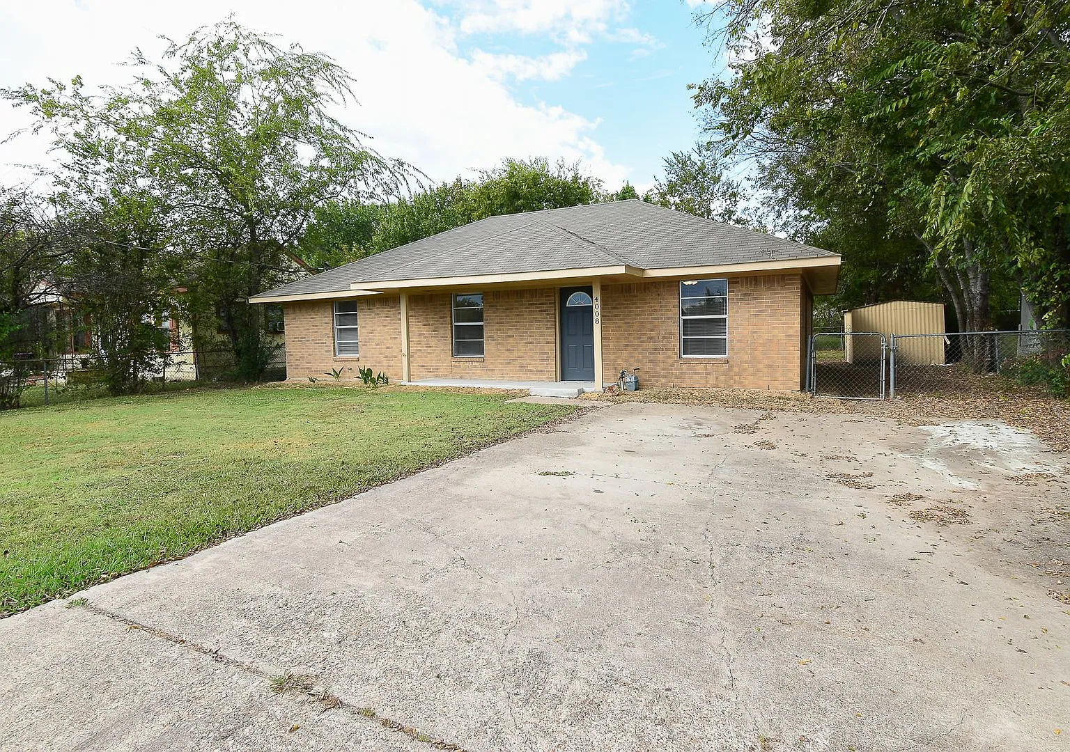 4008 Templeton - House — Photo 1