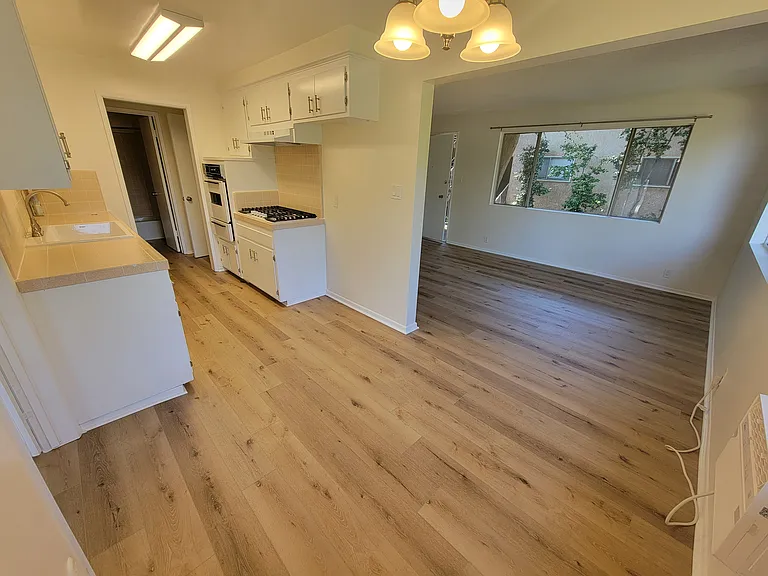 13530 Leadwell St #5 — Photo 1