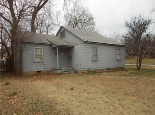 602 S 12th St, Chickasha, OK 73018