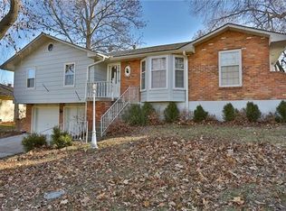 1817 N Hartford Rd, Independence, MO 64058