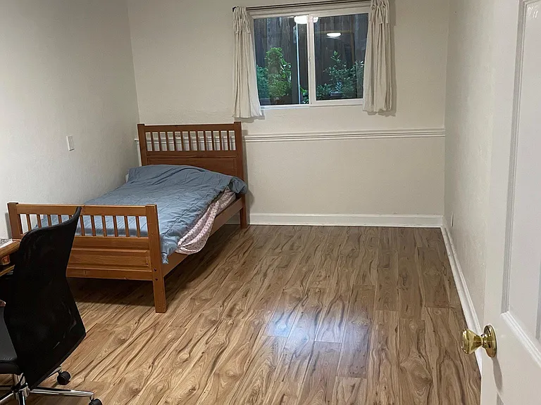 832 Kingfisher Ter — Photo 12