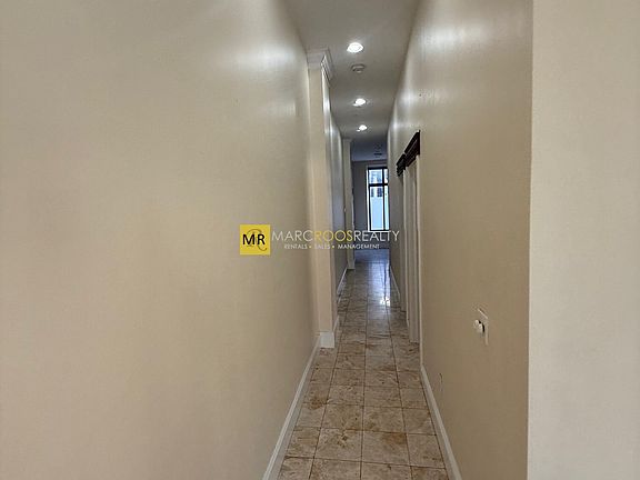 5th image of 110 Richmond St #1