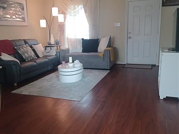 2nd image of 2050 Greencrest Dr