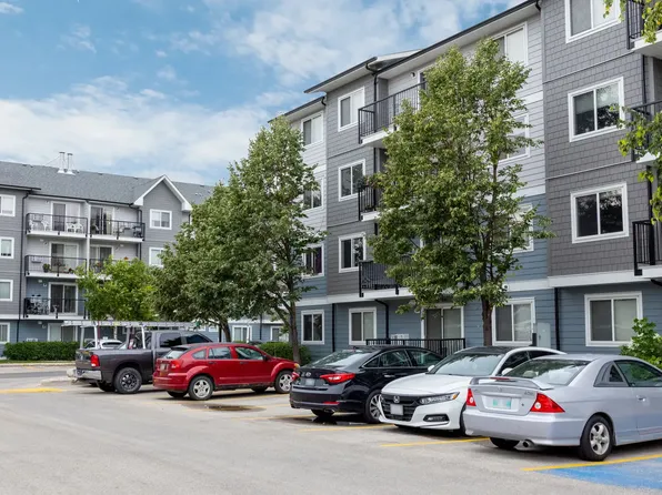2471 Main St, Winnipeg, MB R2V 2X6