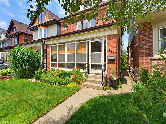 3rd image of 394 Charlton Ave W