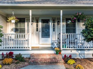 25 Kristen Ln, North Kingstown, RI 02852