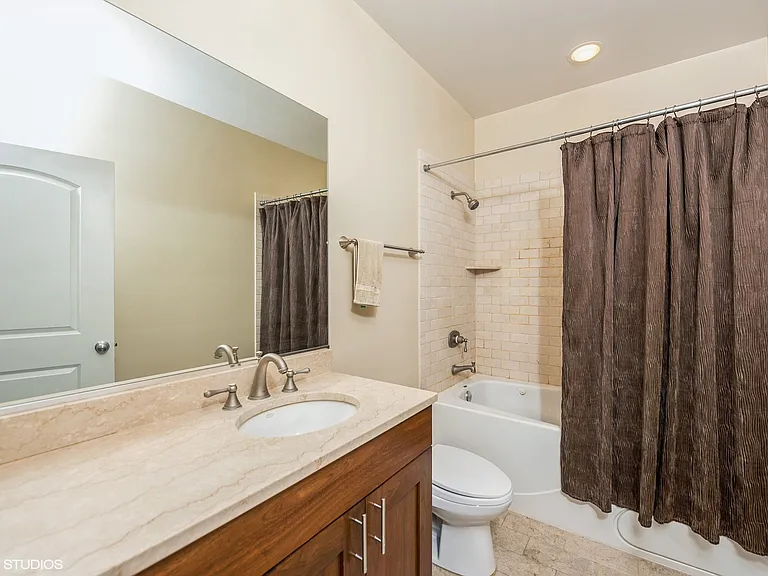 2905 N Halsted St #302 — Photo 12