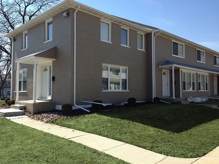 Oakwood Townhomes — Photo 16