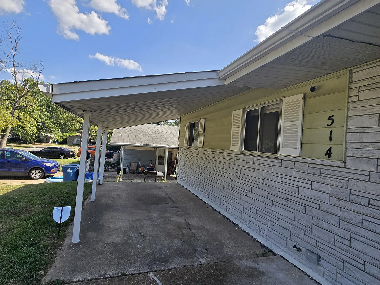 3 bed, 932 sqft, $1,500 — Photo 3