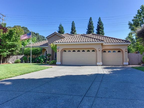 3rd image of 2056 Heritage Dr